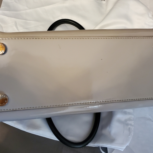 Michael Kors
 Selma Medium Top Zip
 Satchel - Picture 6 of 7